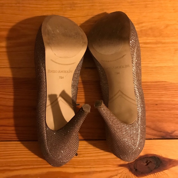 Enzo Angiolini Gold Metallic Peep Toe Heels, 7.5 - Picture 7 of 14